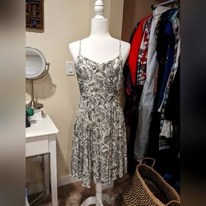 VGUC Old Navy black/white floral sundress